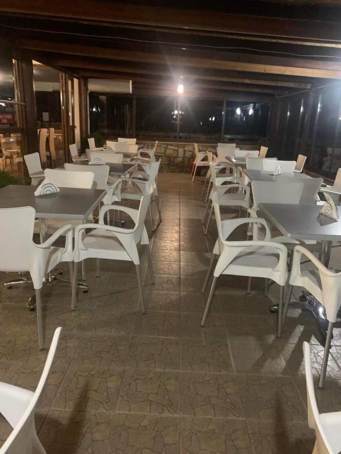 Extreme View Cafe And Rooms To Let Prastio  エクステリア 写真